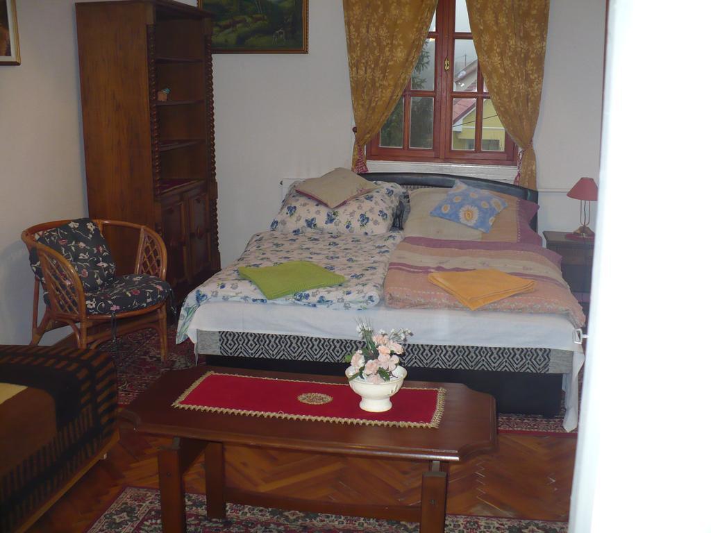 Kitty Apartman Daire Miskolc Oda fotoğraf